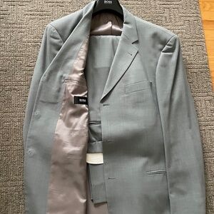 Hugo Boss grey 4 button suit